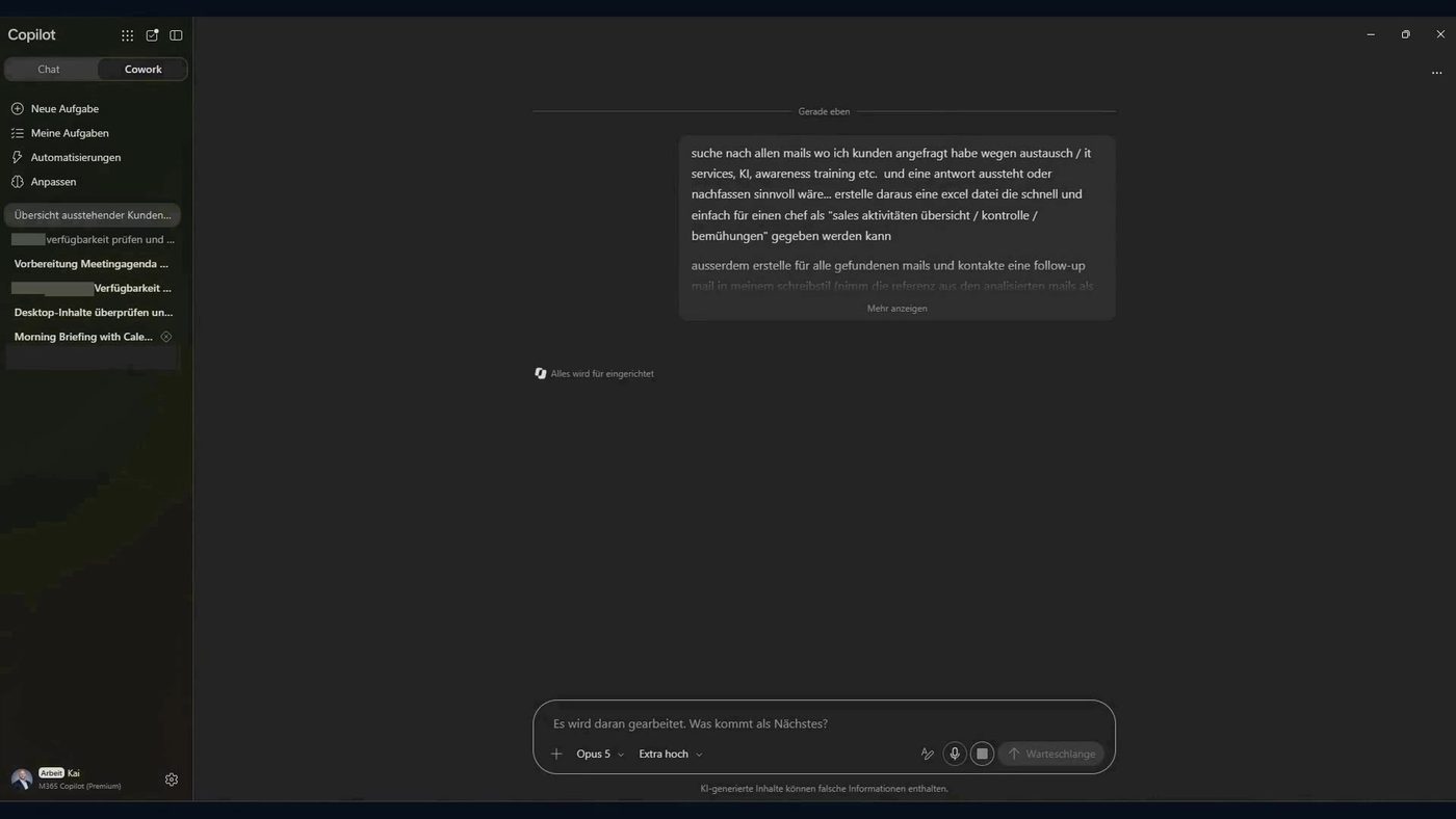 Screenshot der Copilot-Cowork-Oberfläche mit dem frisch eingetippten Auftrag im Chatverlauf